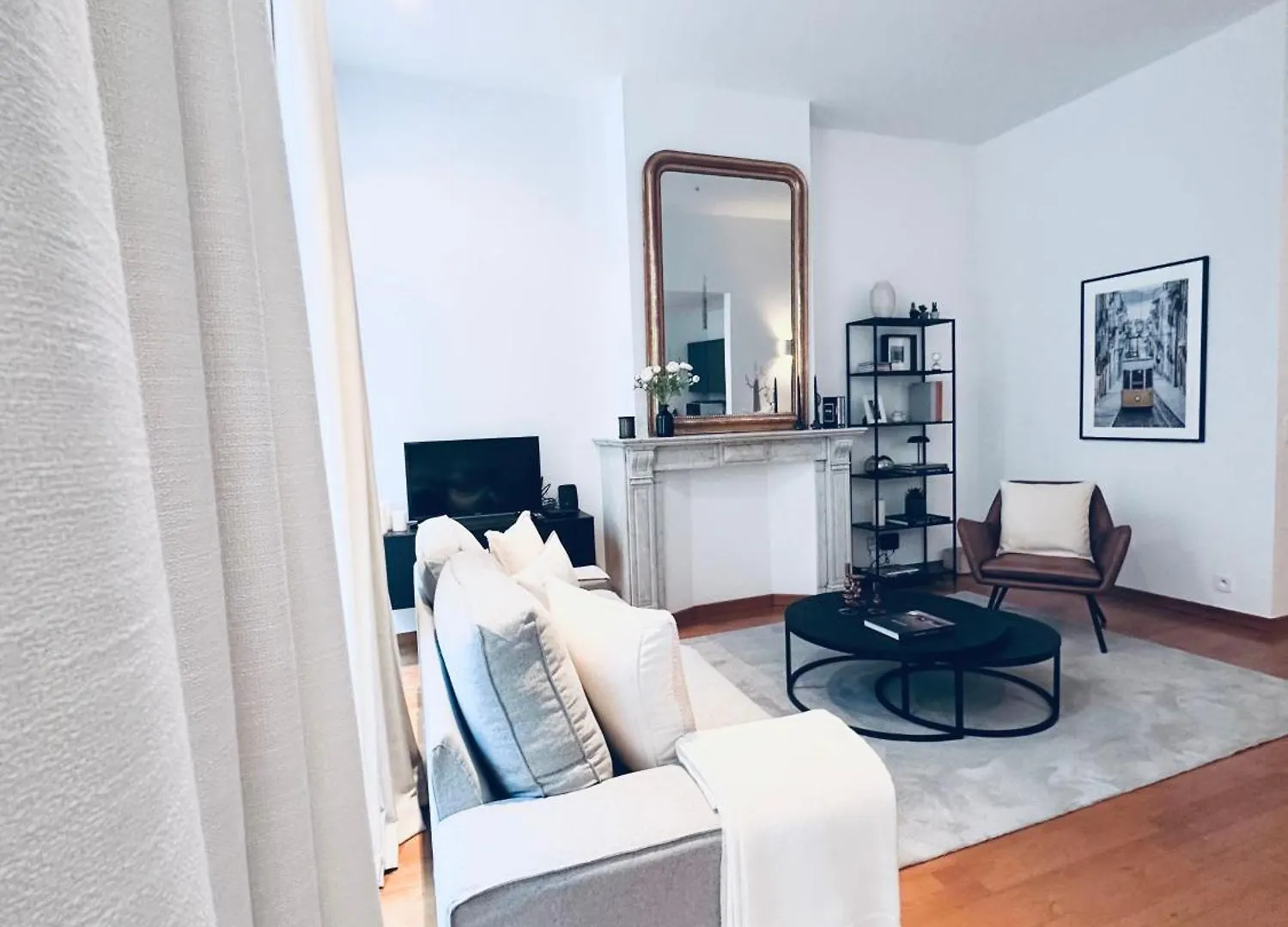 Apartment Superbe Appartement Au Coeur Du Sablon Brussels Belgium